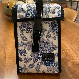 Scout Doggie Bag lunch box in pink and blue paisley print Secure buckle closure